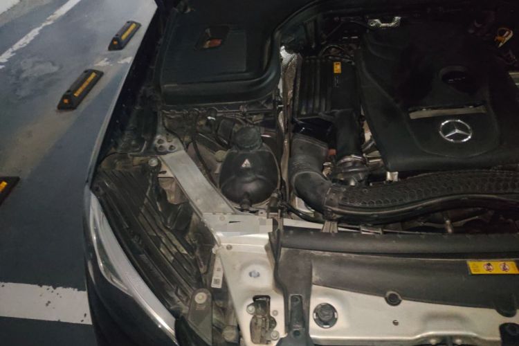 Used Mercedes-Benz GLC 2018 GLC 260 4MATIC Luxury Model Engine Bay Right