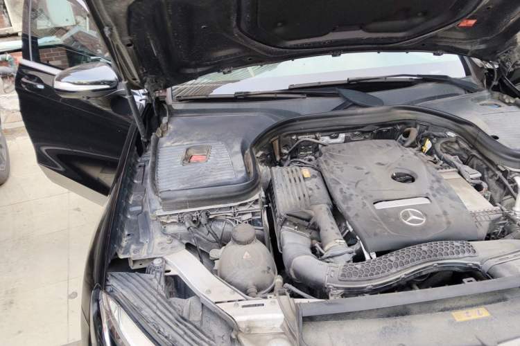 Used Mercedes-Benz GLC 2018 Facelift GLC 260 4MATIC Luxury Edition Engine Bay Right