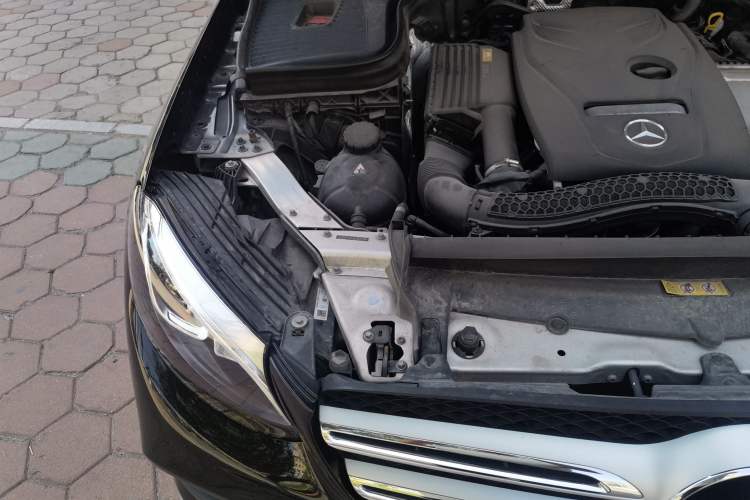 Used Mercedes-Benz GLC 2018 GLC 260 4MATIC Dynamic Edition Engine Bay Right