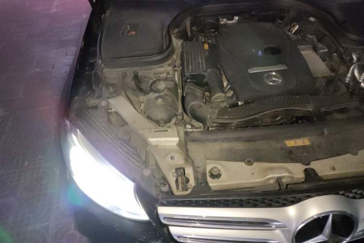 Used Mercedes-Benz GLC 2018 GLC 260 4MATIC Luxury Model Engine Bay Right