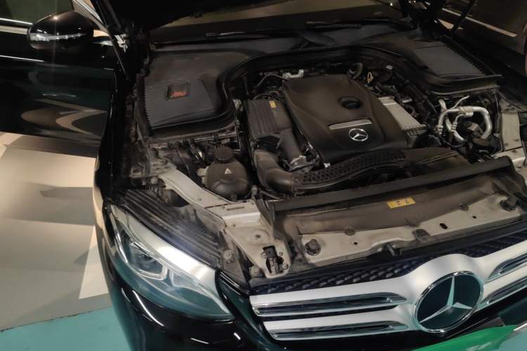 Used Mercedes-Benz GLC 2018 GLC 260 4MATIC Luxury Model Engine Bay Right