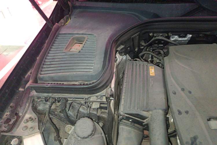 Used Mercedes-Benz GLC 2018 GLC 260 4MATIC Luxury Model Engine Bay Right