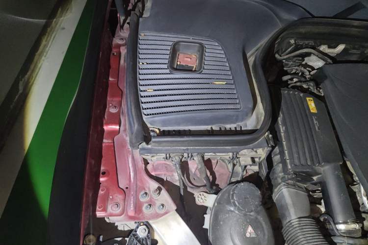 Used Mercedes-Benz GLC 2018 GLC 260 4MATIC Dynamic Edition Engine Bay Right