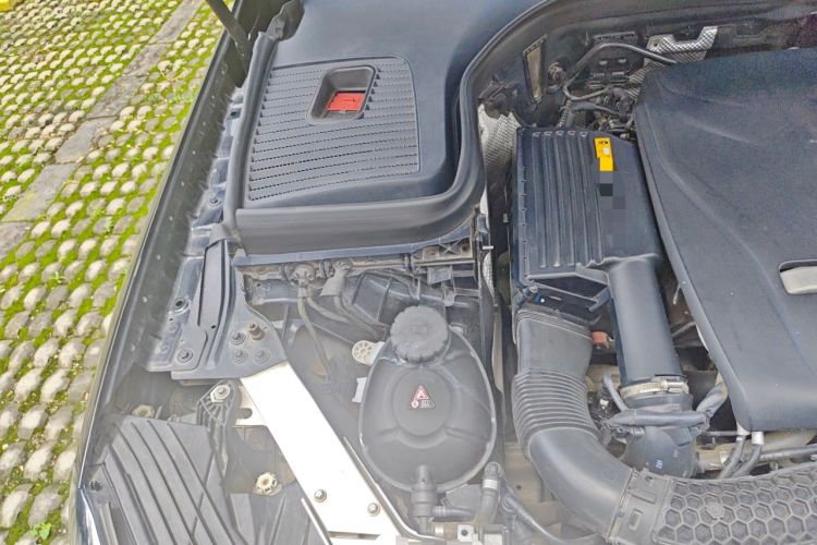 Used Mercedes-Benz GLC 2018 Facelifted GLC 260 4MATIC Dynamic Edition Engine Bay Right