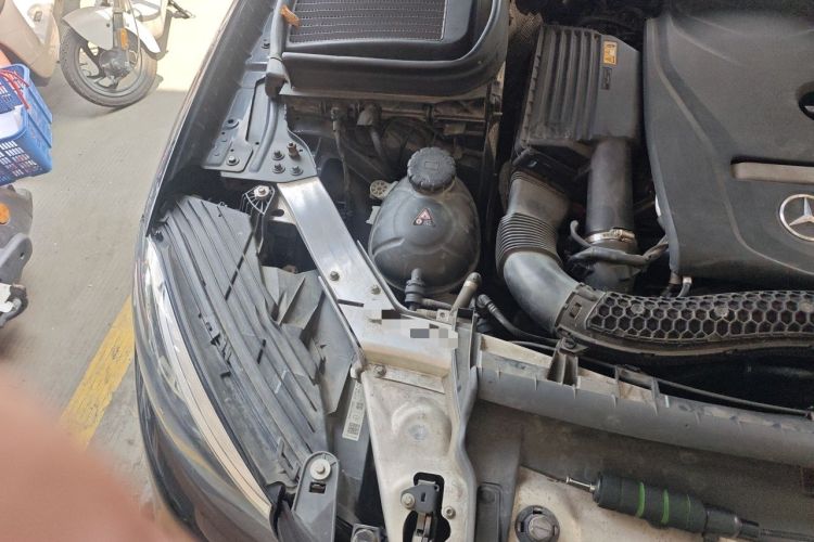 Used Mercedes-Benz GLC 2018 Facelift GLC 260 4MATIC Luxury Edition Engine Bay Right