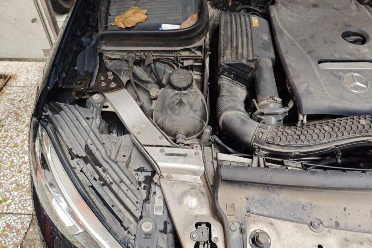 Used Mercedes-Benz GLC 2018 Refreshed GLC 300 4MATIC Dynamic Edition Engine Bay Right