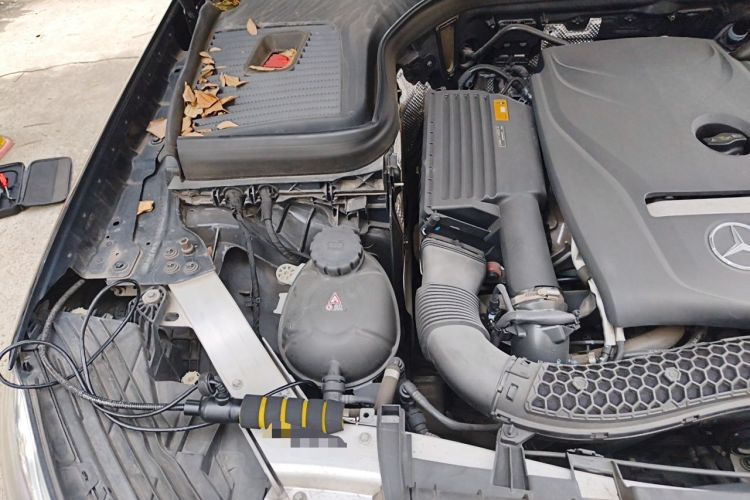 Used Mercedes-Benz GLC 2018 Facelift GLC 260 4MATIC Luxury Edition Engine Bay Right