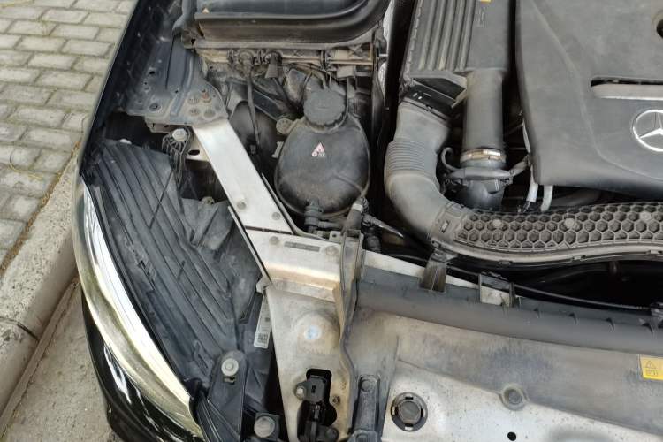 Used Mercedes-Benz GLC 2018 Facelifted GLC 260 4MATIC Dynamic Edition Engine Bay Right