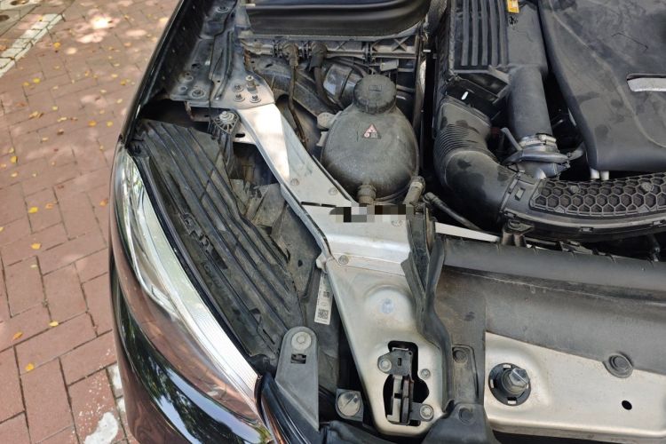 Used Mercedes-Benz GLC 2018 Facelifted GLC 260 4MATIC Dynamic Edition Engine Bay Right
