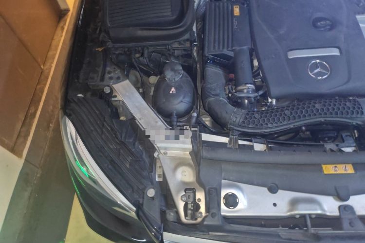 Used Mercedes-Benz GLC 2018 Facelift GLC 260 4MATIC Luxury Edition Engine Bay Right