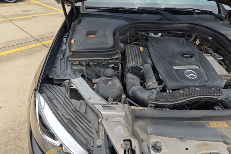Used Mercedes-Benz GLC 2018 GLC 260 4MATIC Luxury Model Engine Bay Right