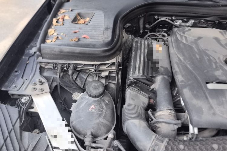 Used Mercedes-Benz GLC 2018 Facelift GLC 200 4MATIC Engine Bay Right