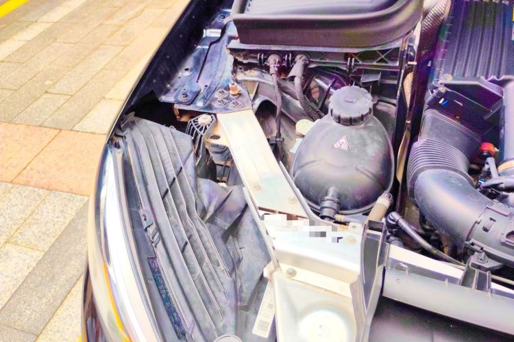 Used Mercedes-Benz GLC 2018 Facelift GLC 260 4MATIC Luxury Edition Engine Bay Right