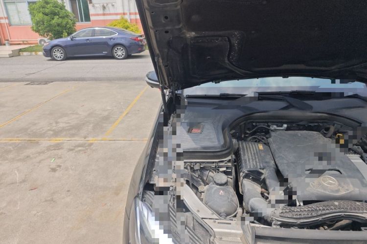 Used Mercedes-Benz GLC 2018 GLC 260 4MATIC Luxury Model Engine Bay Right