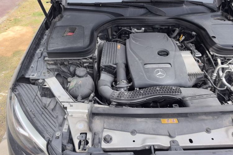 Used Mercedes-Benz GLC 2018 Facelift GLC 260 4MATIC Luxury Edition Engine Bay Right