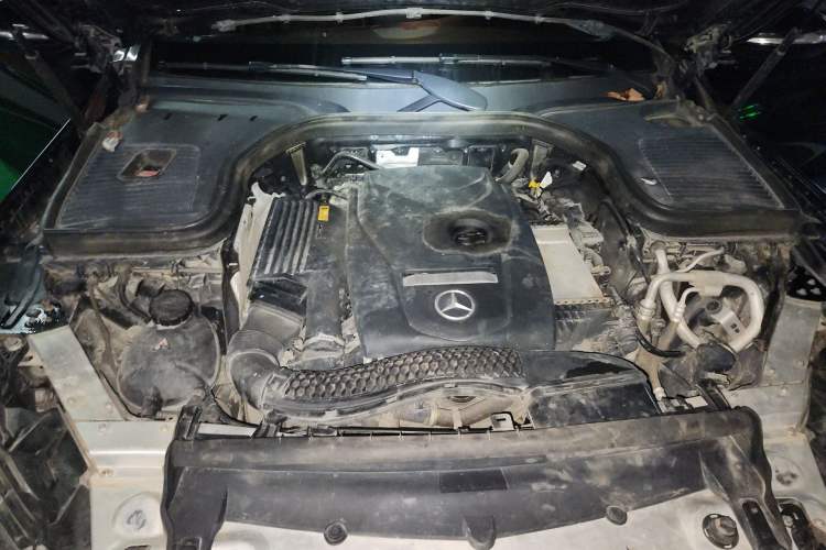 Used Mercedes-Benz GLC 2018 Facelift GLC 260 4MATIC Luxury Edition Engine Bay