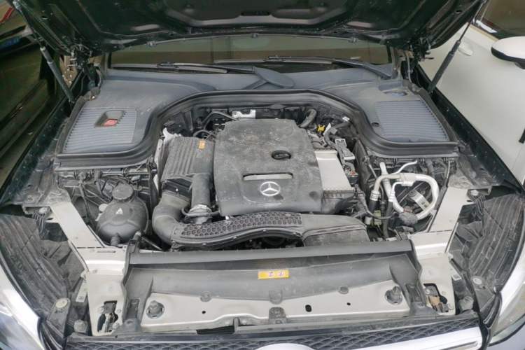 Used Mercedes-Benz GLC 2018 Facelift GLC 260 4MATIC Luxury Edition Engine Bay