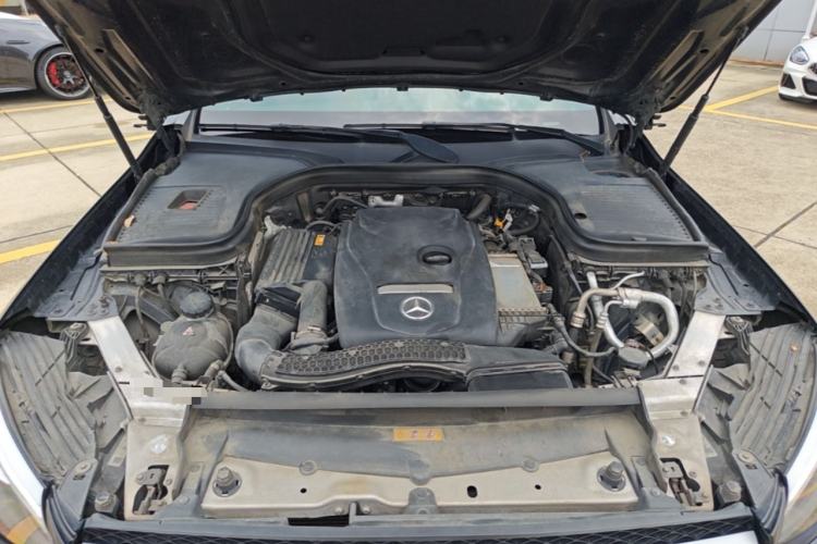 Used Mercedes-Benz GLC 2018 GLC 260 4MATIC Luxury Model Engine Bay