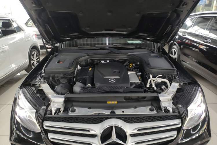 Used Mercedes-Benz GLC 2018 GLC 260 4MATIC Dynamic Edition Engine Bay