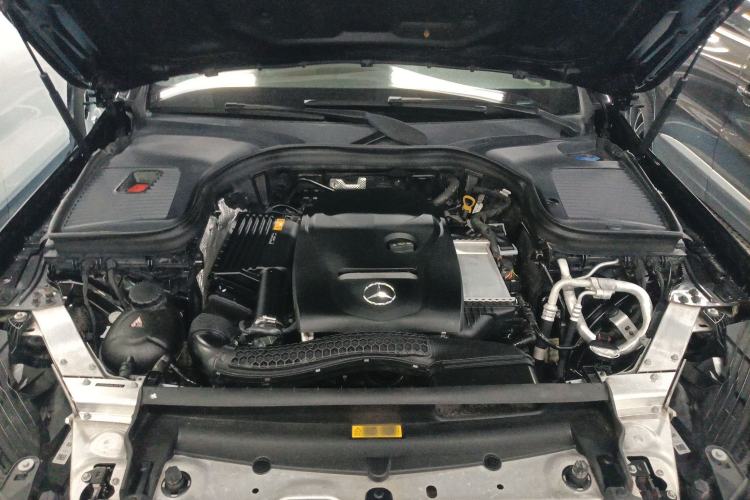 Used Mercedes-Benz GLC 2018 GLC 260 4MATIC Dynamic Edition Engine Bay