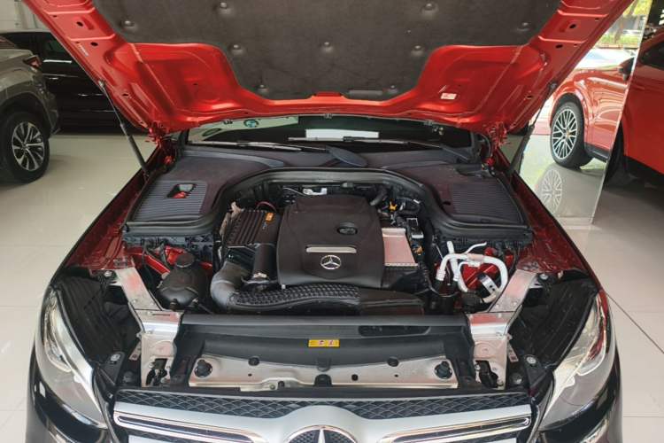 Used Mercedes-Benz GLC 2018 Facelifted GLC 260 4MATIC Dynamic Edition Engine Bay
