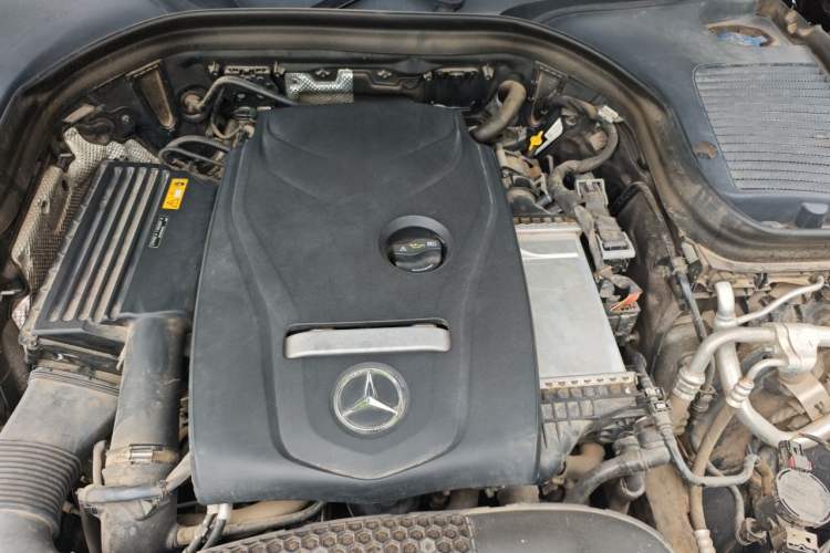 Used Mercedes-Benz GLC 2018 GLC 260 4MATIC Dynamic Edition Engine Bay