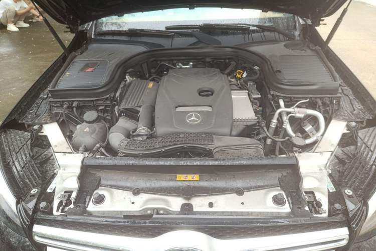 Used Mercedes-Benz GLC 2018 Facelifted GLC 260 4MATIC Dynamic Edition Engine Bay