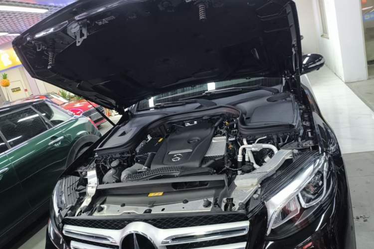 Used Mercedes-Benz GLC 2018 Facelift GLC 260 4MATIC Luxury Edition Engine Bay