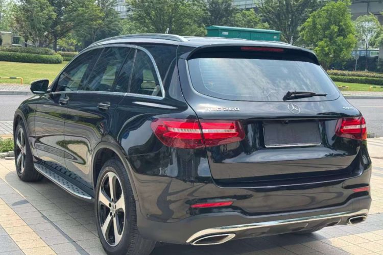 Used Mercedes-Benz GLC 2018 Facelift GLC 260 4MATIC Luxury Edition Exterior 1