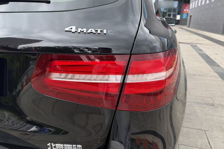 Used Mercedes-Benz GLC 2018 GLC 260 4MATIC Luxury Model Exterior 10