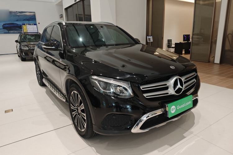 Used Mercedes-Benz GLC 2018 Facelift GLC 200 4MATIC Exterior 2