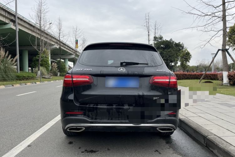 Used Mercedes-Benz GLC 2018 Facelift GLC 260 4MATIC Luxury Edition Exterior 2