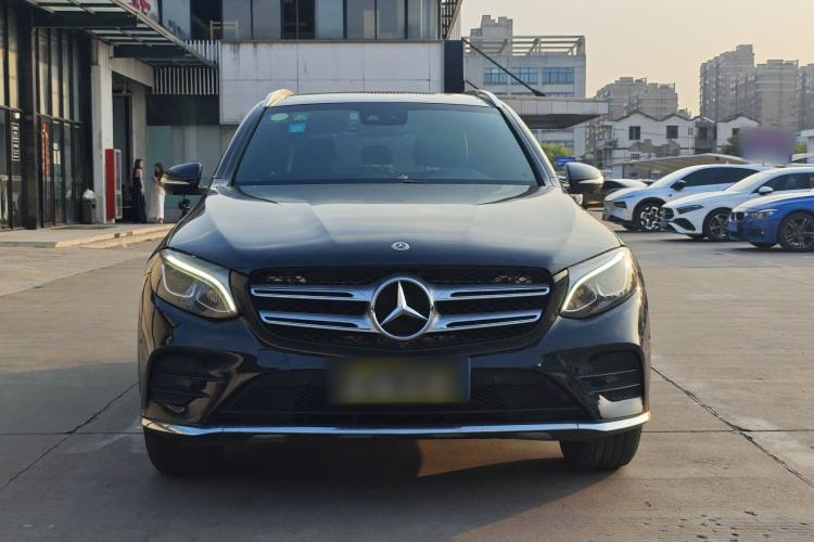 Used Mercedes-Benz GLC 2018 Facelift GLC 260 4MATIC Luxury Edition Exterior 2