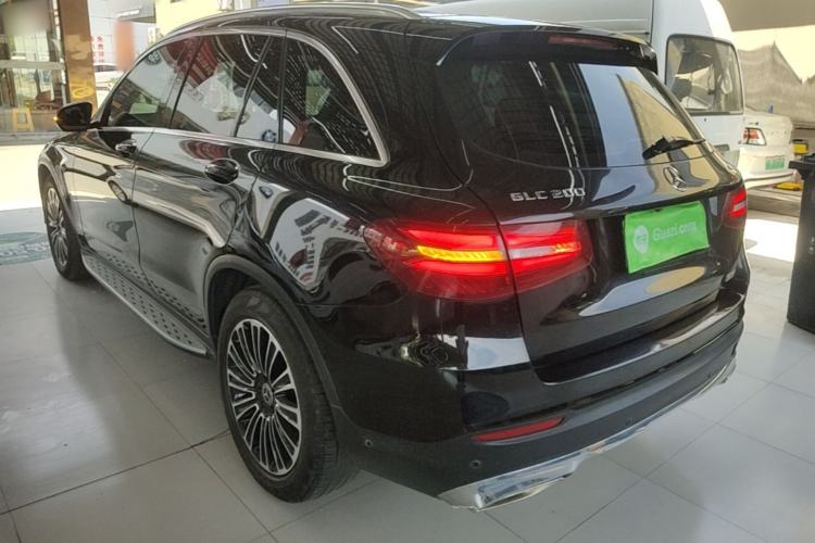 Used Mercedes-Benz GLC 2018 Facelift GLC 200 4MATIC Exterior 2