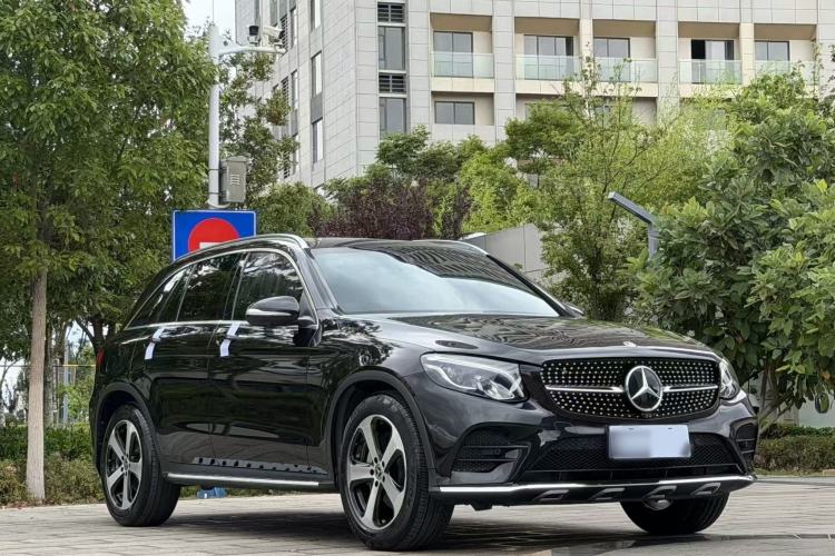Used Mercedes-Benz GLC 2018 GLC 260 4MATIC Luxury Model Exterior 2