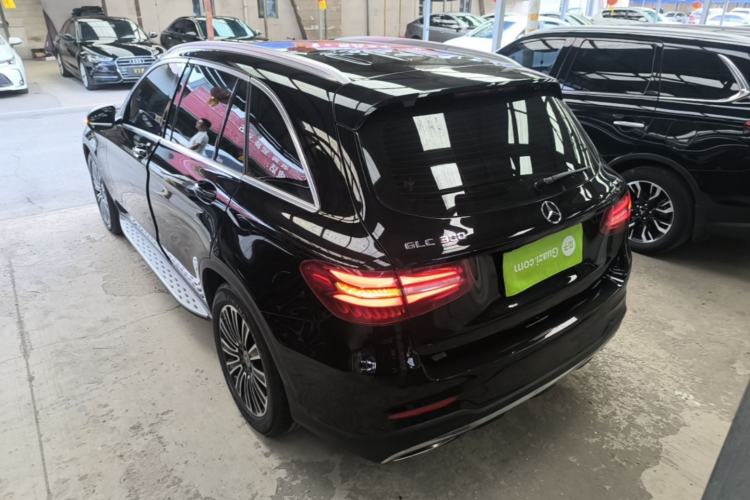Used Mercedes-Benz GLC 2018 Facelifted GLC 260 4MATIC Dynamic Edition Exterior 2