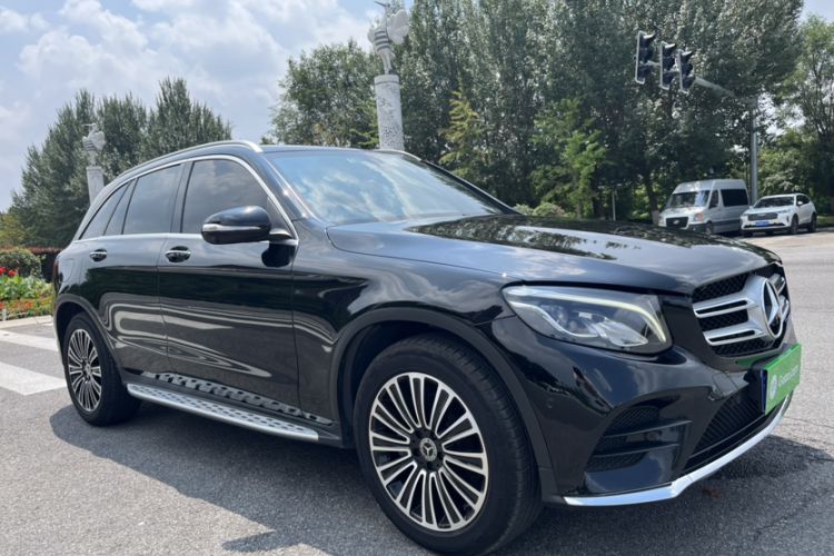 Used Mercedes-Benz GLC 2018 Facelifted GLC 260 4MATIC Dynamic Edition Exterior 2