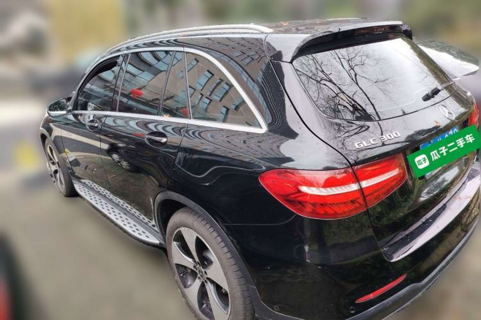 Used Mercedes-Benz GLC 2018 Refreshed GLC 300 4MATIC Dynamic Edition Exterior 3