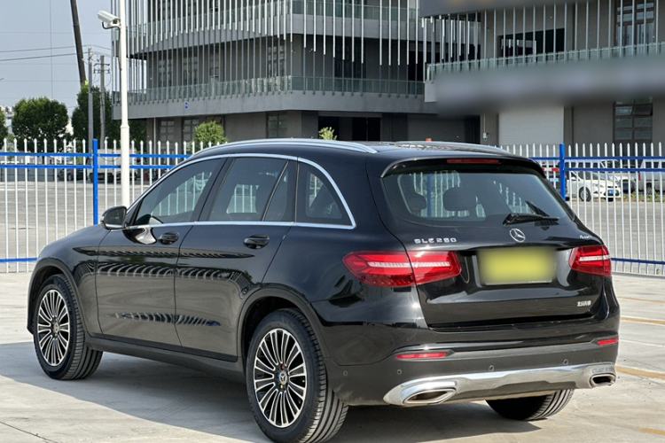 Used Mercedes-Benz GLC 2018 Facelift GLC 200 4MATIC Exterior 3
