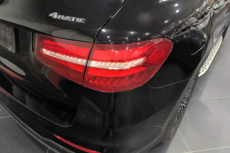 Used Mercedes-Benz GLC 2018 GLC 260 4MATIC Dynamic Edition Exterior 3
