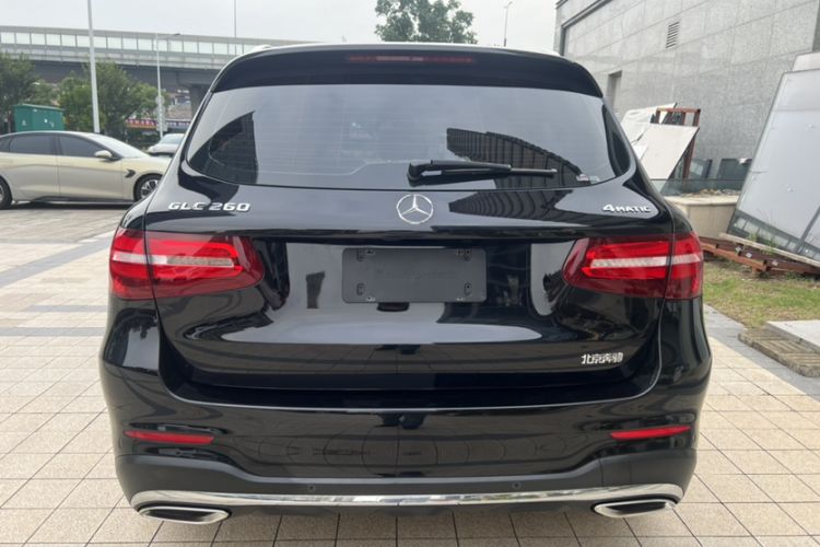 Used Mercedes-Benz GLC 2018 Facelift GLC 260 4MATIC Luxury Edition Exterior 3