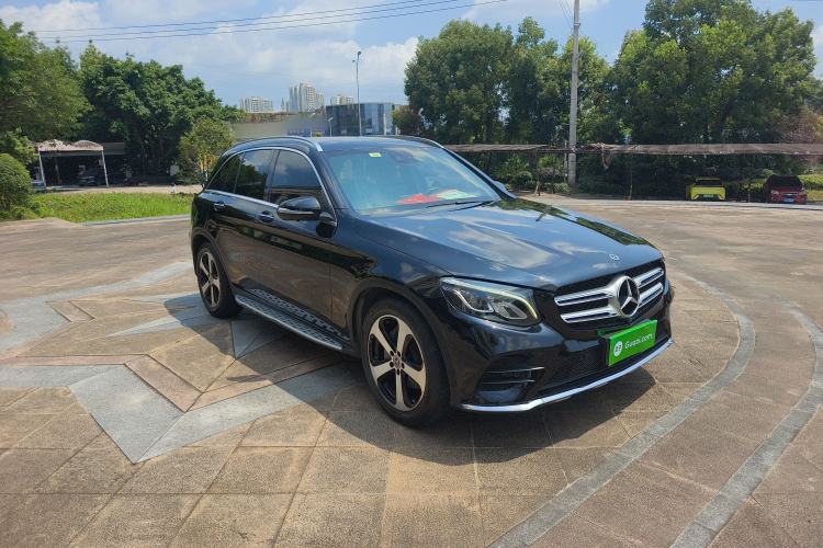 Used Mercedes-Benz GLC 2018 Facelift GLC 260 4MATIC Luxury Edition Exterior 3