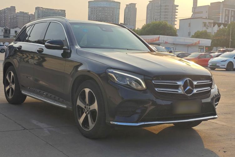 Used Mercedes-Benz GLC 2018 Facelift GLC 260 4MATIC Luxury Edition Exterior 3