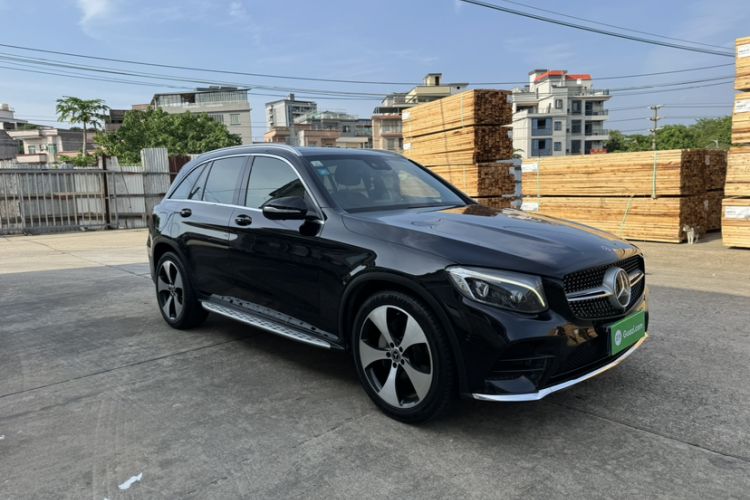 Used Mercedes-Benz GLC 2018 Refreshed GLC 300 4MATIC Dynamic Edition Exterior 3