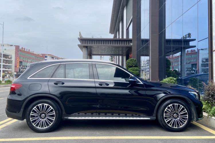Used Mercedes-Benz GLC 2018 GLC 260 4MATIC Dynamic Edition Exterior 3