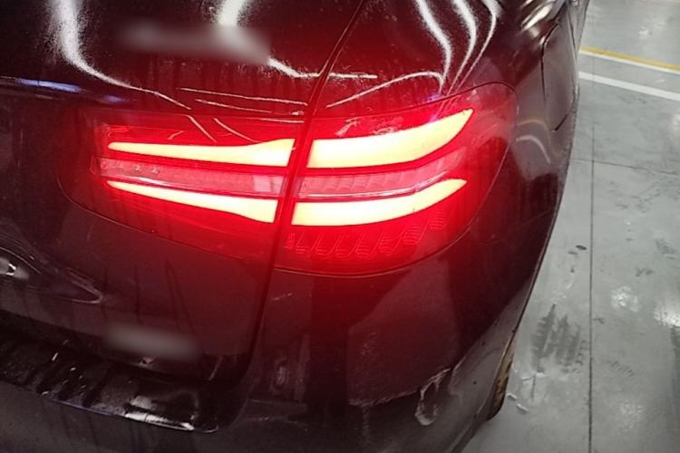 Used Mercedes-Benz GLC 2018 Facelifted GLC 260 4MATIC Dynamic Edition Exterior 3