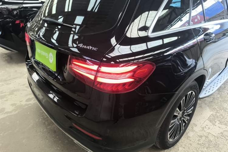 Used Mercedes-Benz GLC 2018 Facelifted GLC 260 4MATIC Dynamic Edition Exterior 3