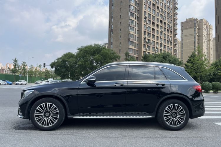 Used Mercedes-Benz GLC 2018 Facelifted GLC 260 4MATIC Dynamic Edition Exterior 3
