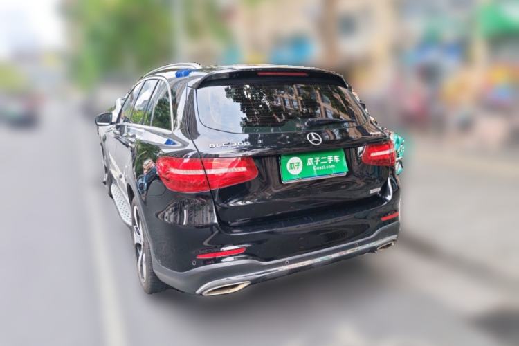Used Mercedes-Benz GLC 2018 Refreshed GLC 300 4MATIC Dynamic Edition Exterior 3