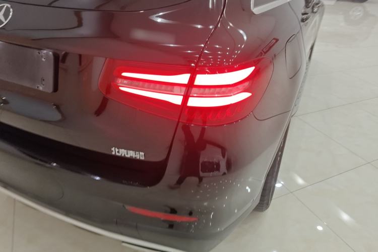 Used Mercedes-Benz GLC 2018 Facelifted GLC 260 4MATIC Dynamic Edition Exterior 3